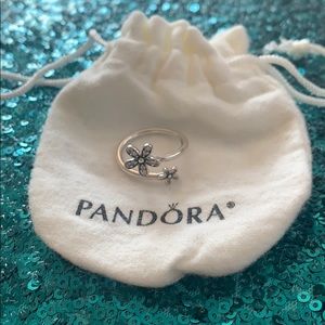 AUTHentic PANDORA RING SIZE 8 with dustbag new